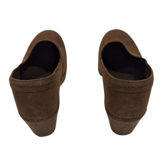 NWT Dansko Mavis brown nubuck/suede clogs with pewter studs fall winter comfort - Picture 3 of 5